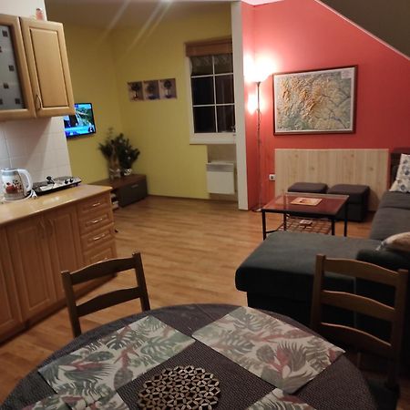 Apartman Orbit Karlov  Exteriör bild