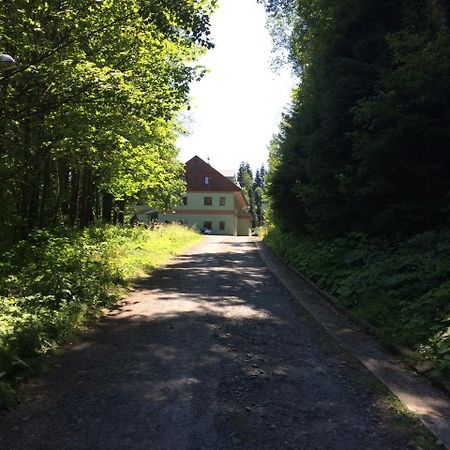 Apartman Orbit Karlov  Exteriör bild