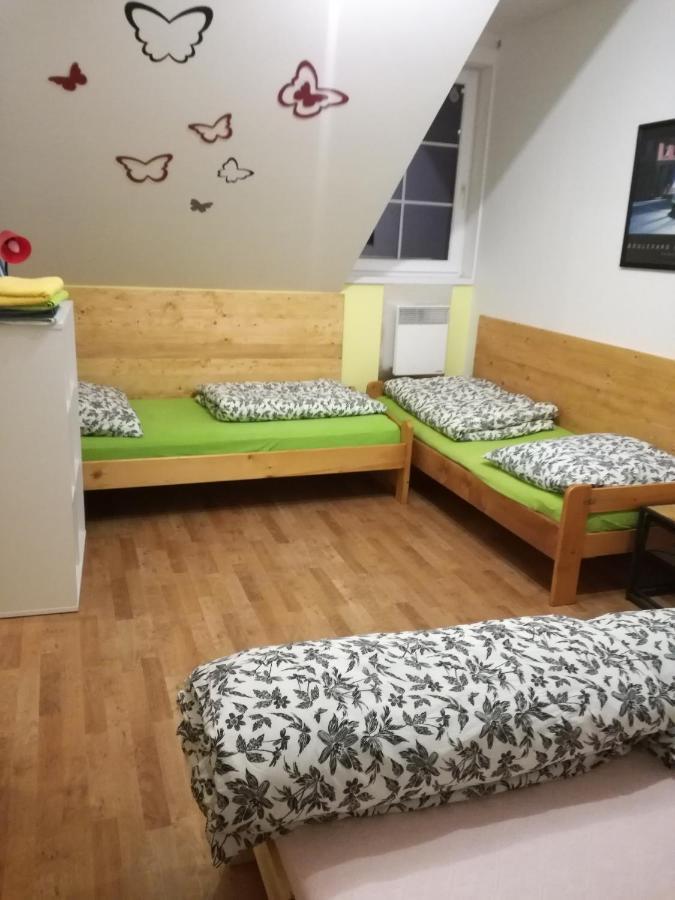Apartman Orbit Karlov  Exteriör bild