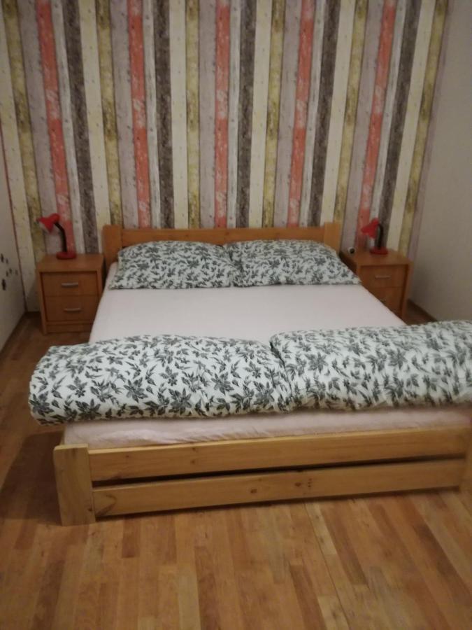 Apartman Orbit Karlov  Exteriör bild