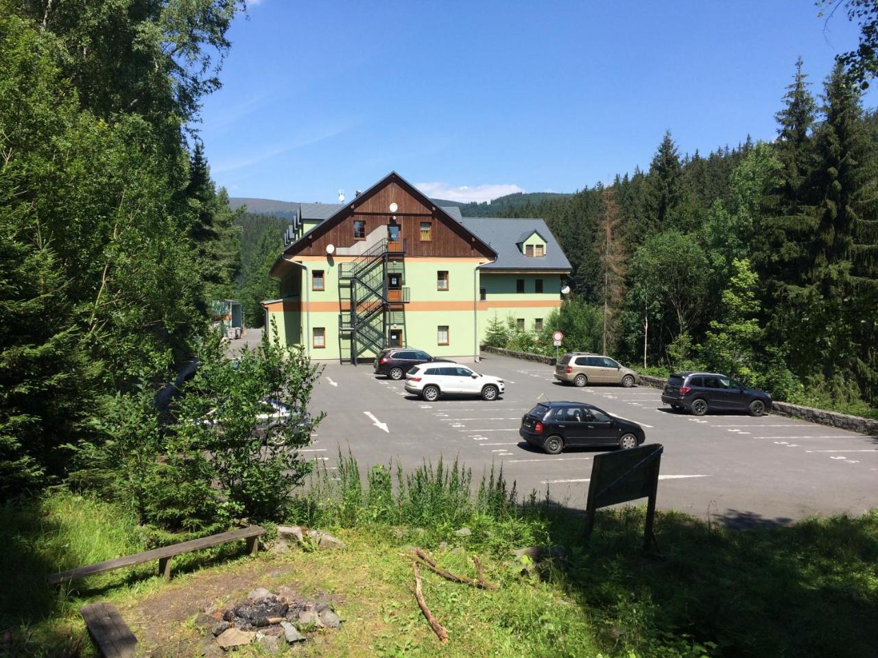 Apartman Orbit Karlov  Exteriör bild
